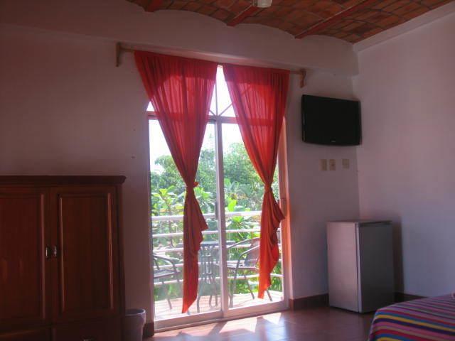 Hotel y Suites Bugambilias Rincon de Guayabitos Bagian luar foto