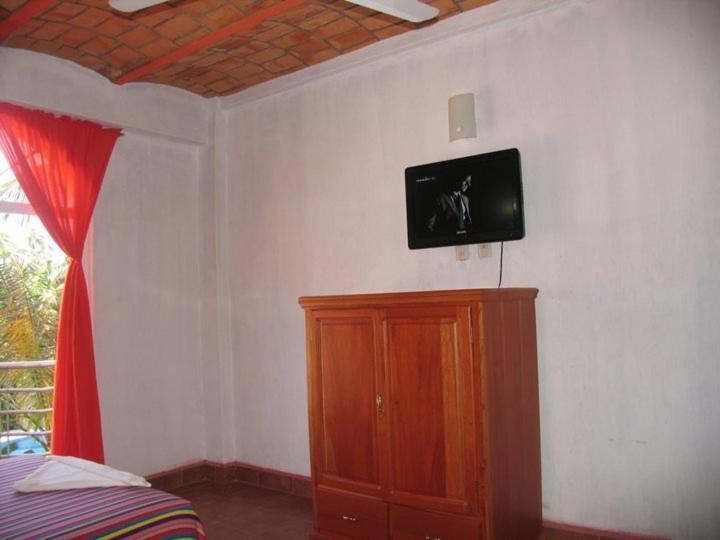 Hotel y Suites Bugambilias Rincon de Guayabitos Ruang foto