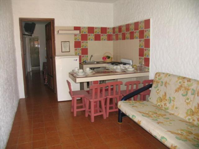 Hotel y Suites Bugambilias Rincon de Guayabitos Ruang foto