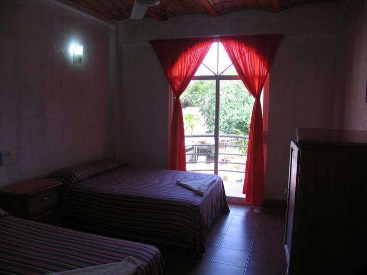 Hotel y Suites Bugambilias Rincon de Guayabitos Bagian luar foto