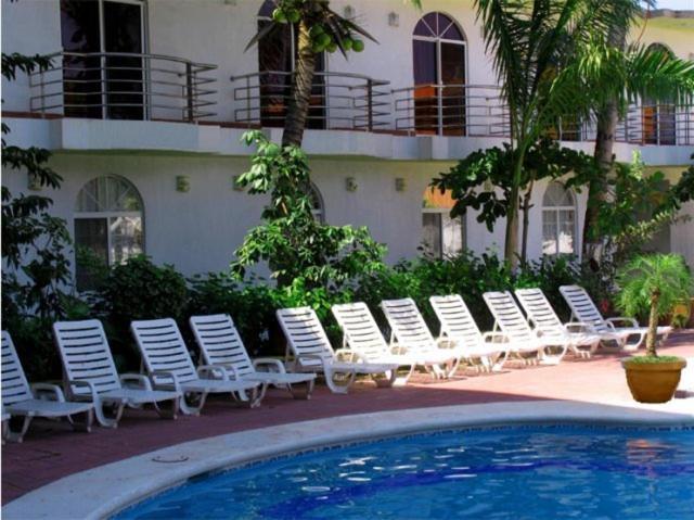 Hotel y Suites Bugambilias Rincon de Guayabitos Bagian luar foto