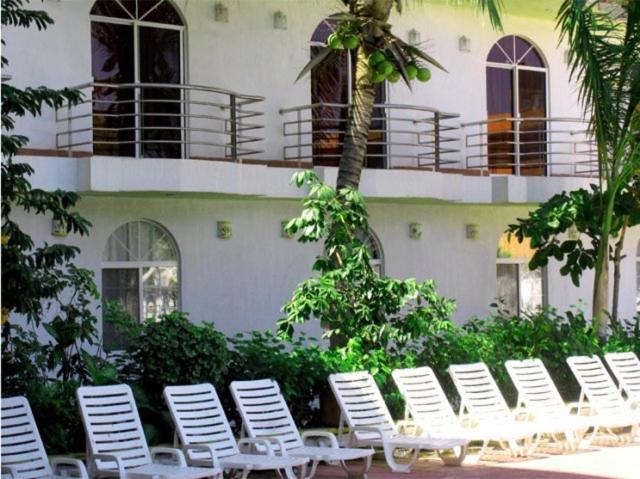 Hotel y Suites Bugambilias Rincon de Guayabitos Bagian luar foto