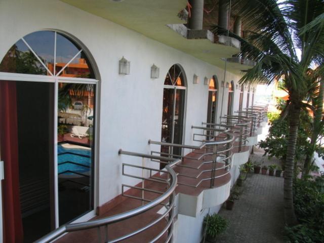 Hotel y Suites Bugambilias Rincon de Guayabitos Bagian luar foto