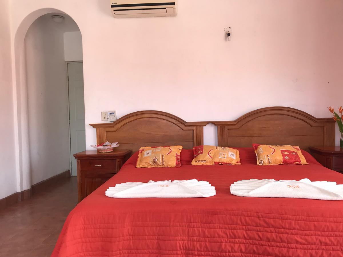 Hotel y Suites Bugambilias Rincon de Guayabitos Bagian luar foto